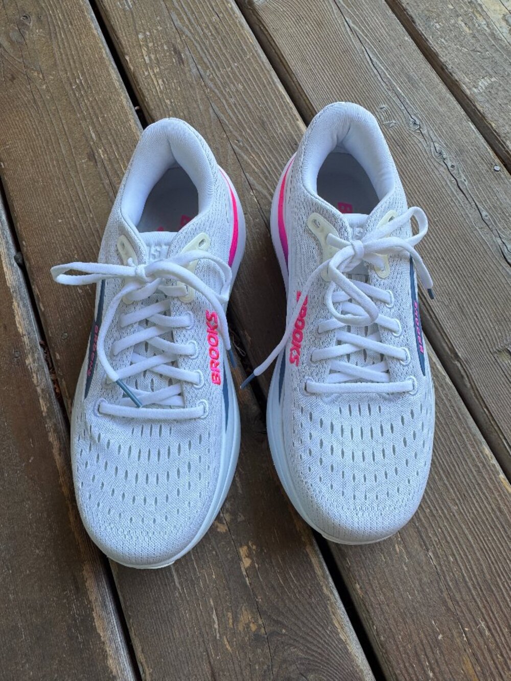 Brooks Ghost Max 3 White/Moonlight/Pink Athletic Lace Up Shoes in Women's 8.5